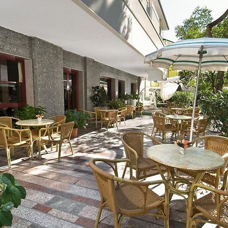 Hotel Capinera Rimini Exteriör bild