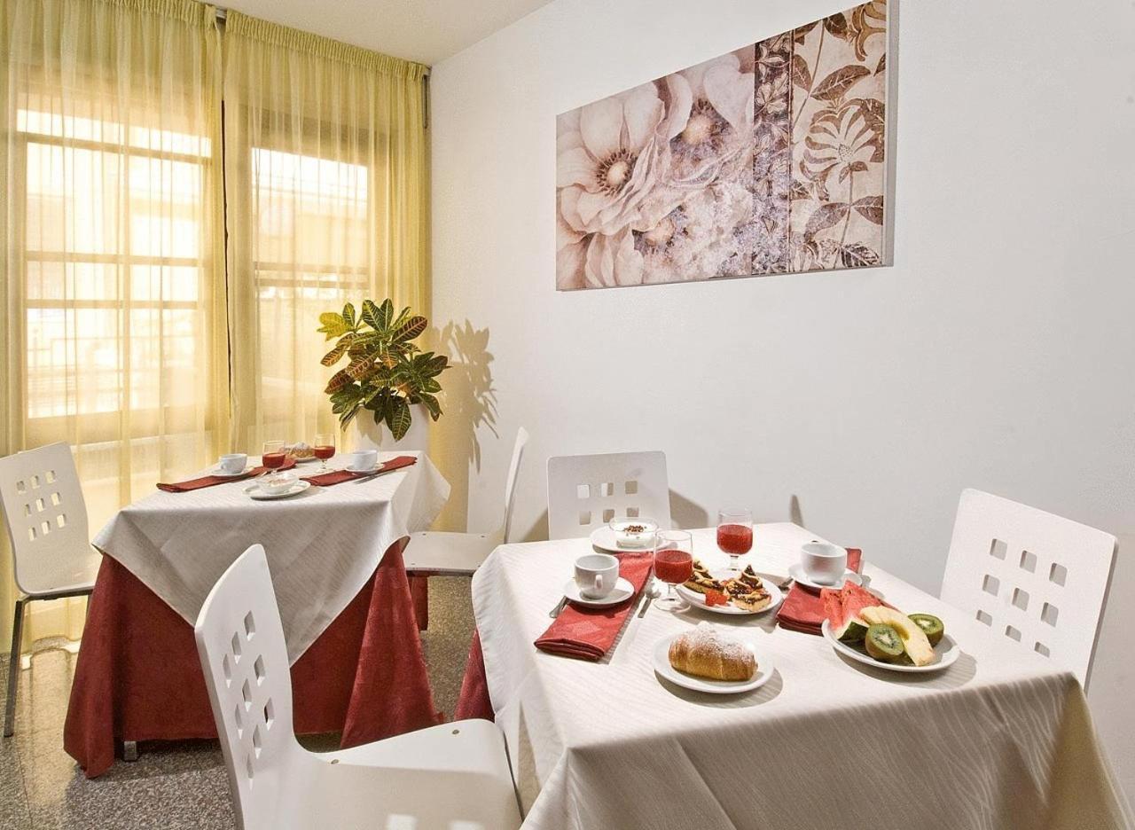 Hotel Capinera Rimini Exteriör bild