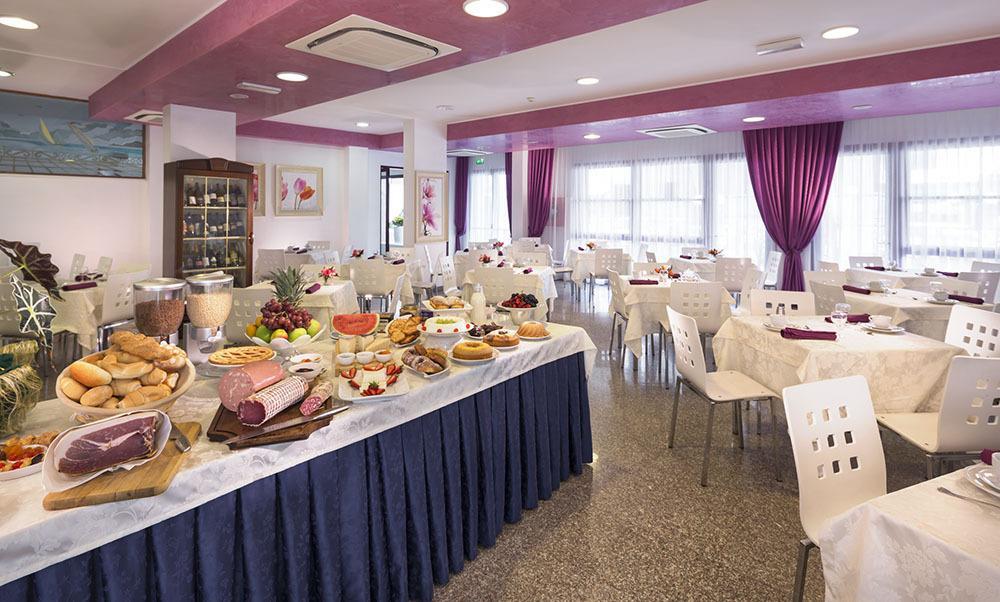 Hotel Capinera Rimini Exteriör bild